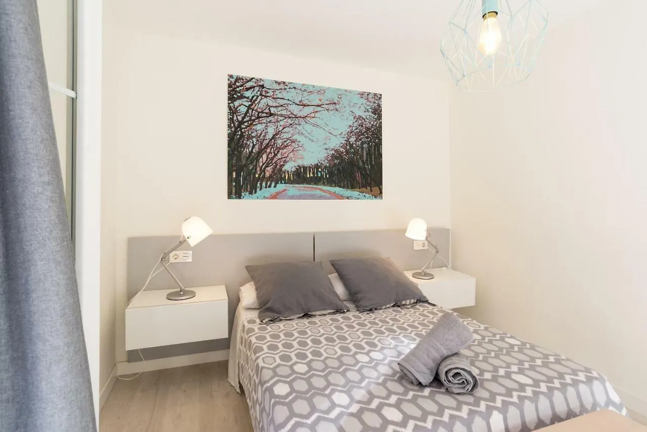 Gran Apartamento En El Centro Historico Con Parking Gratuito 4 Habitaciones Por Keywise Málaga 0*,  España