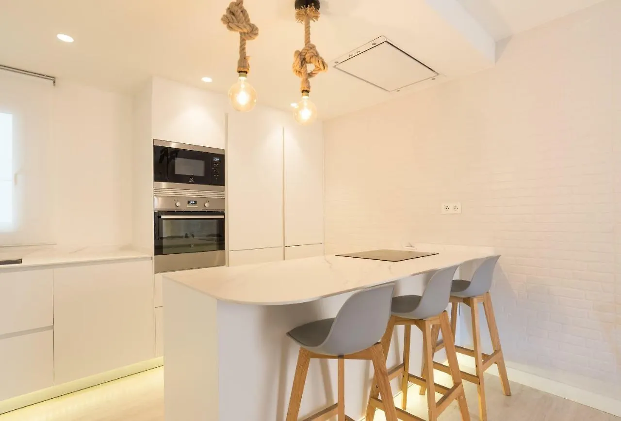 Gran Apartamento En El Centro Historico Con Parking Gratuito 4 Habitaciones Por Keywise Málaga